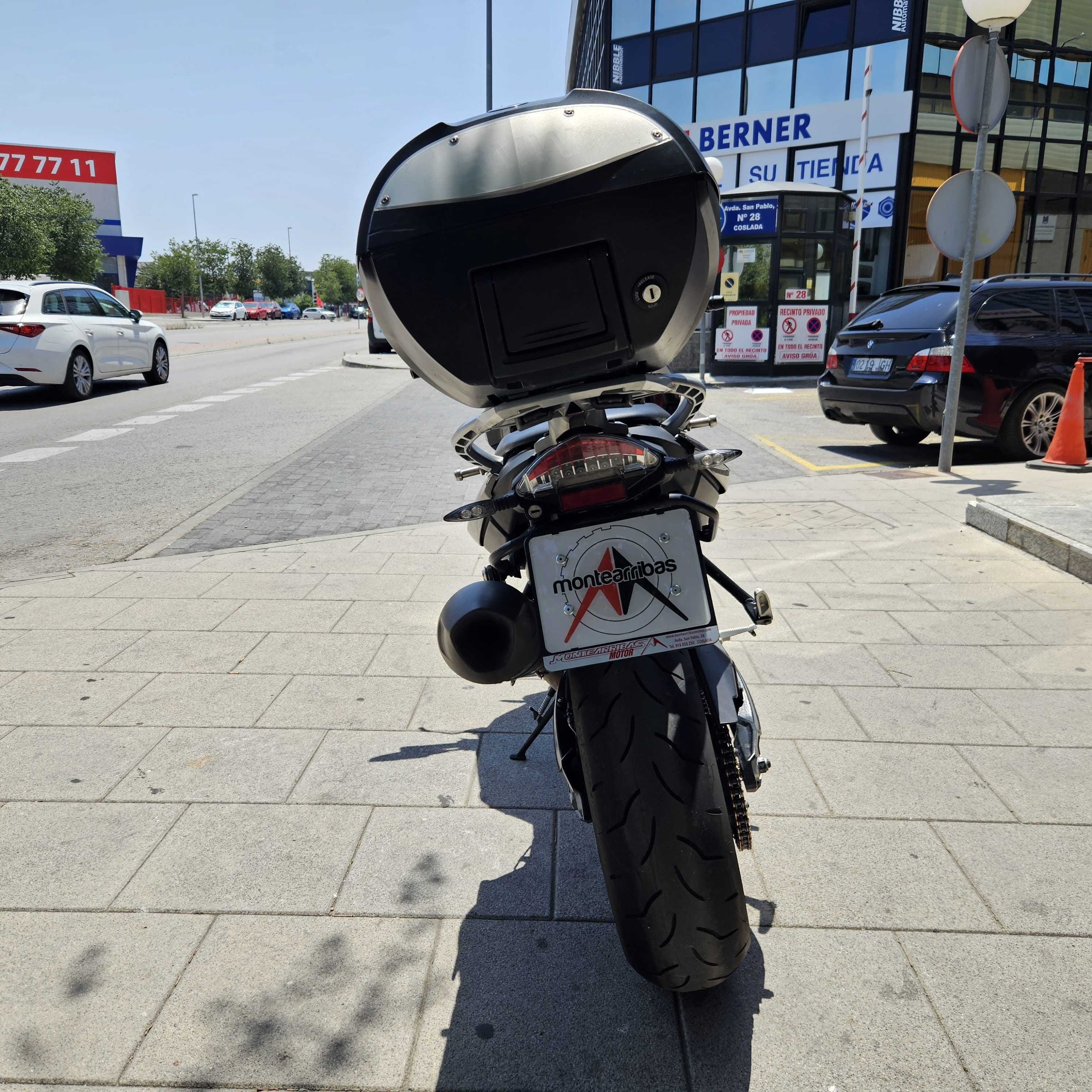 BMW F 800 R AÑO 2017 CON 30.985 KM.