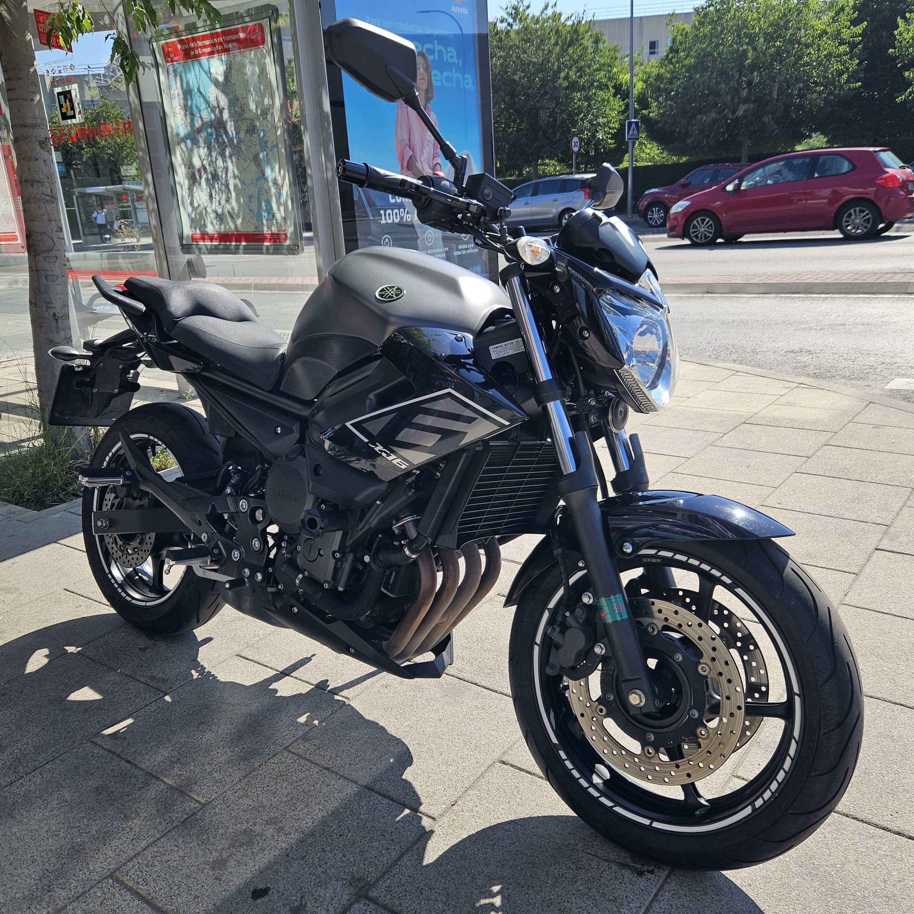 YAMAHA XJ6 AÑO 2014 CON 42.565 KM.