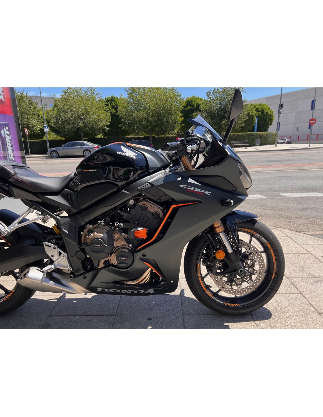 HONDA CBR 650 R AÑO 2022 CON 5.681 KM.