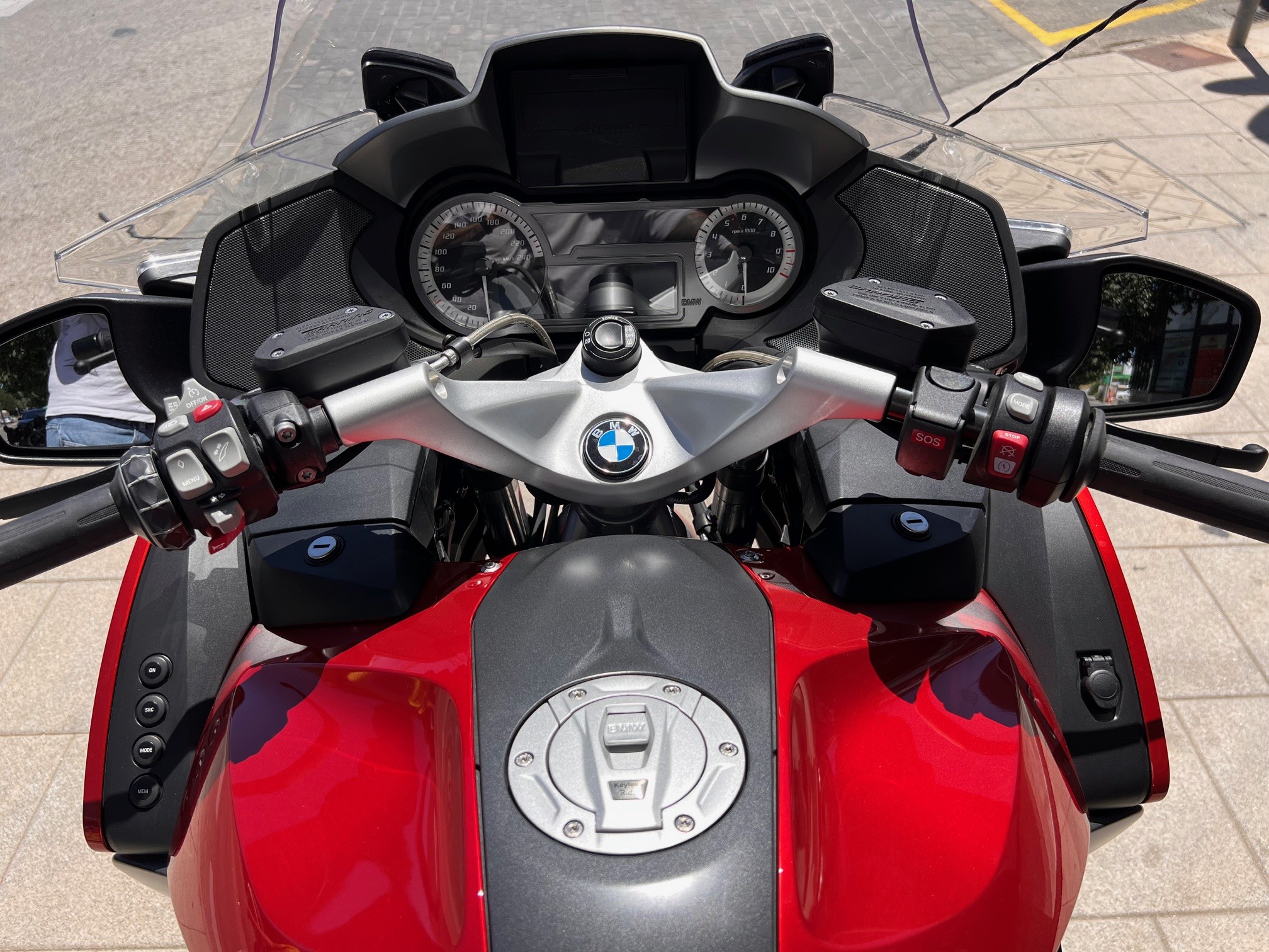 BMW R 1200 RT AÑO 2018 CON  35.889 KM.