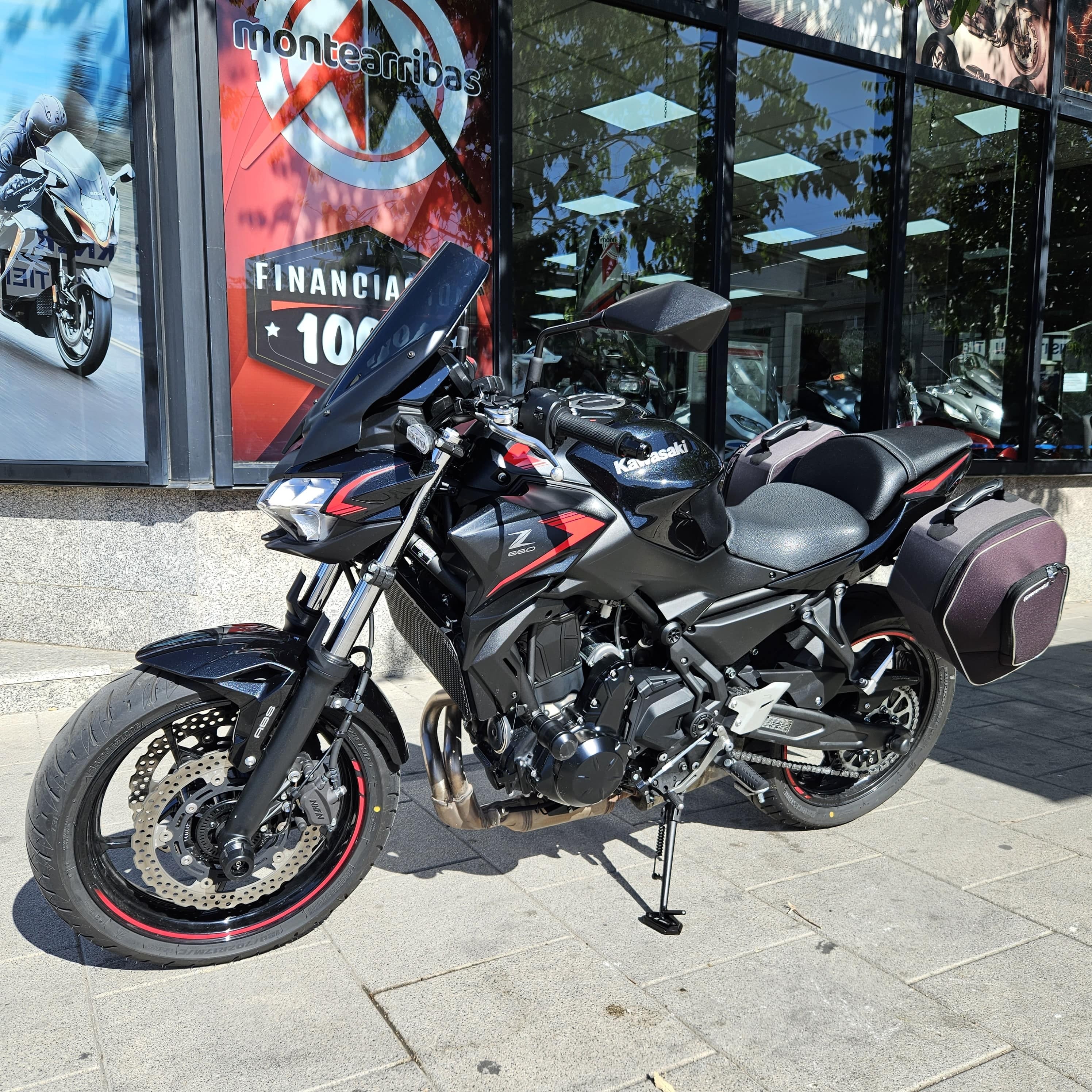 KAWASAKI Z 650 AÑO 2023 CON 13.155 KM.