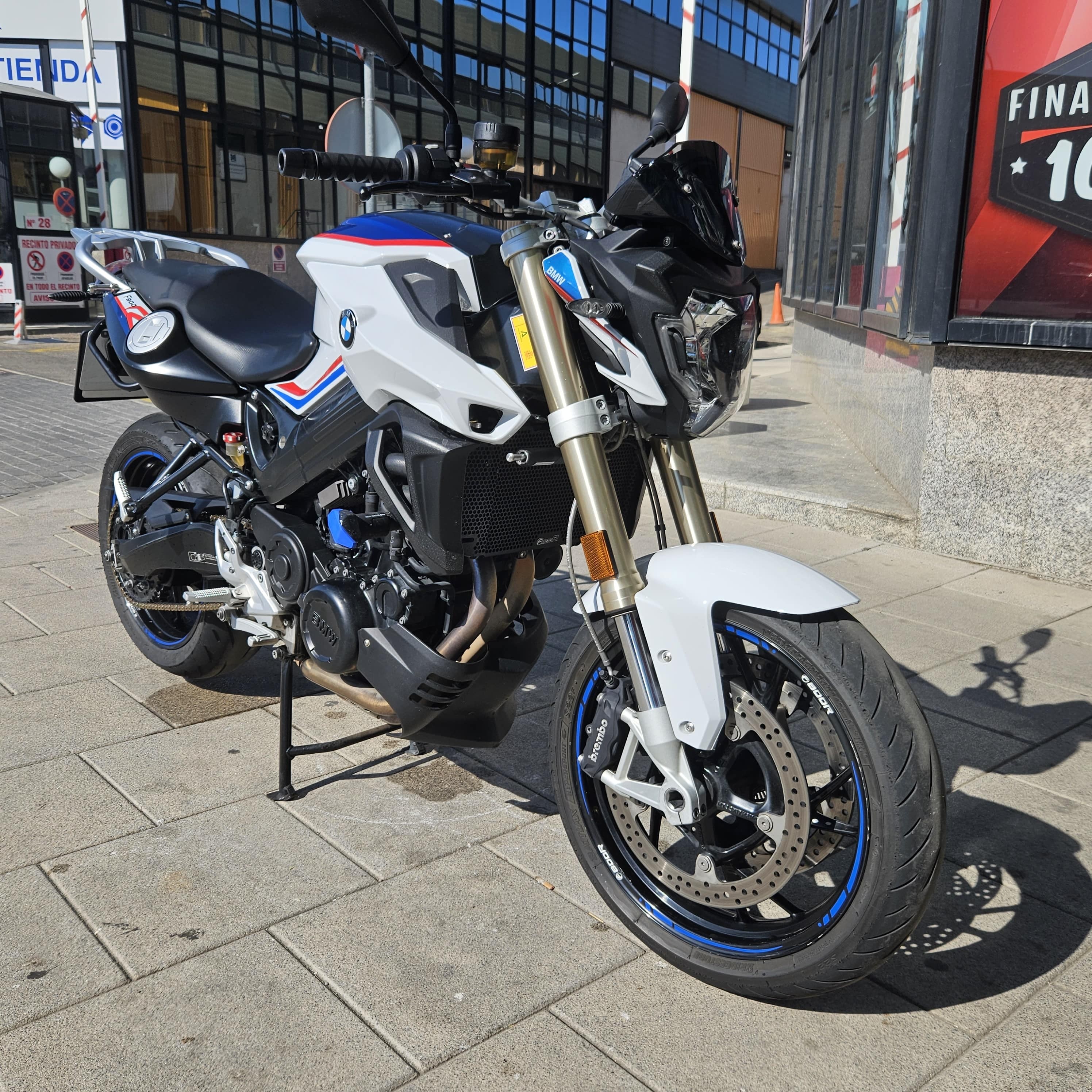 BMW F 800 R AÑO 2018 CON 43.400 KM.