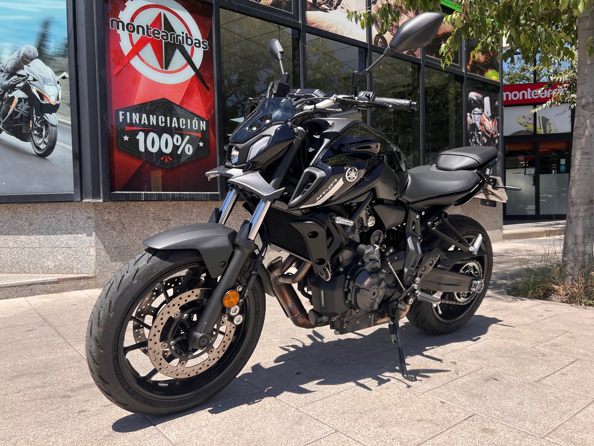 YAMAHA MT-07 A2 AÑO 2023 CON 2.930 KM.