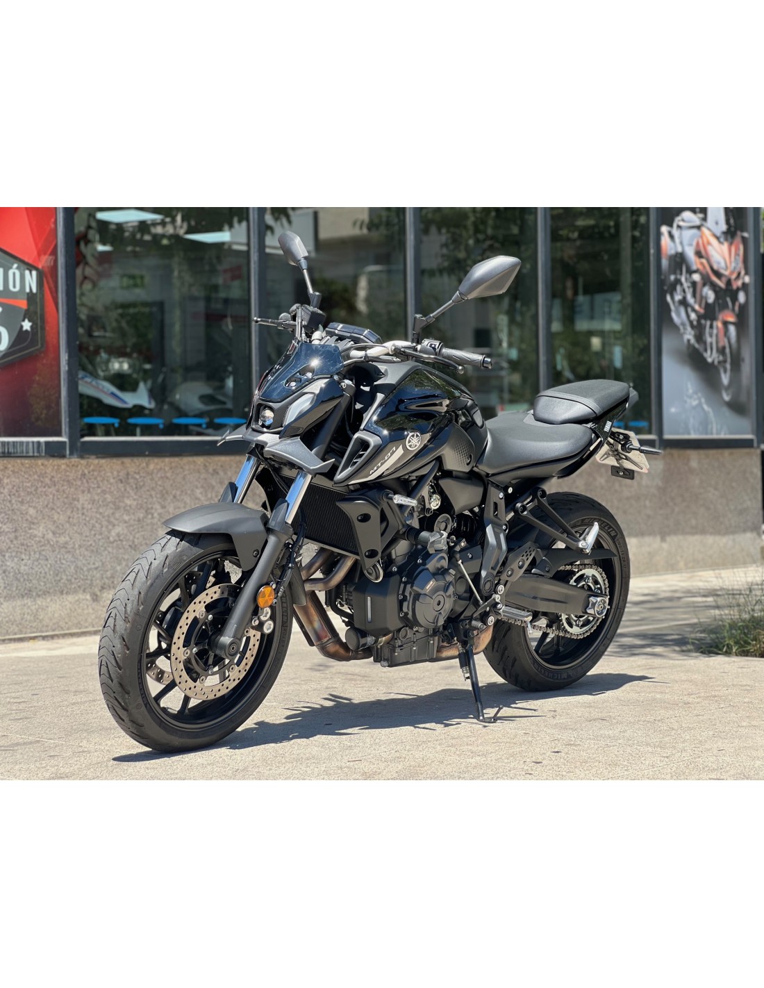 YAMAHA MT-07 A2 AÑO 2023 CON 2.930 KM.