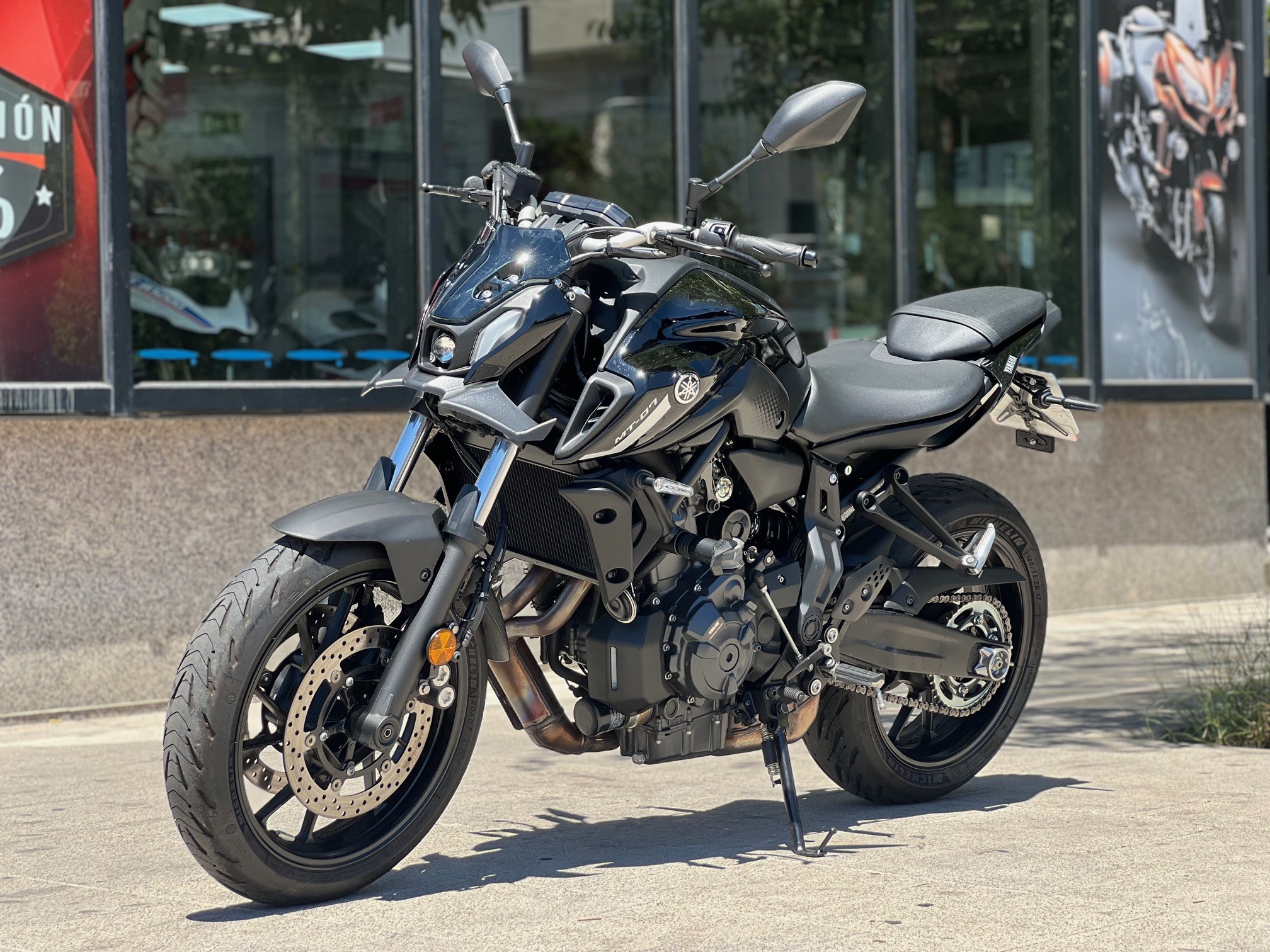 YAMAHA MT-07 A2 AÑO 2023 CON 2.930 KM.