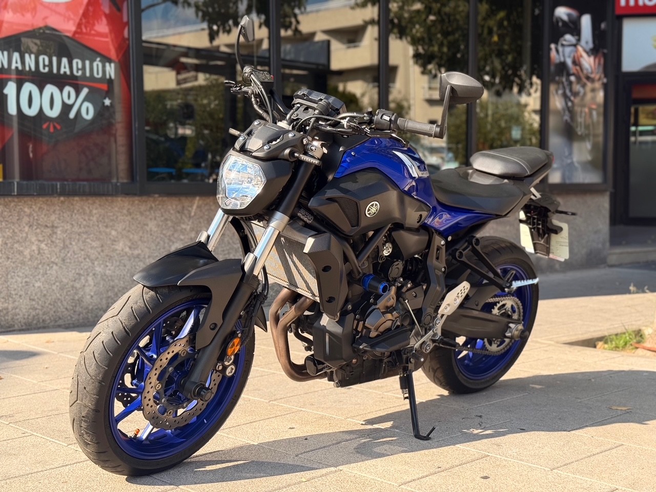 YAMAHA MT-07 AÑO 2017 CON 12.188 KM.