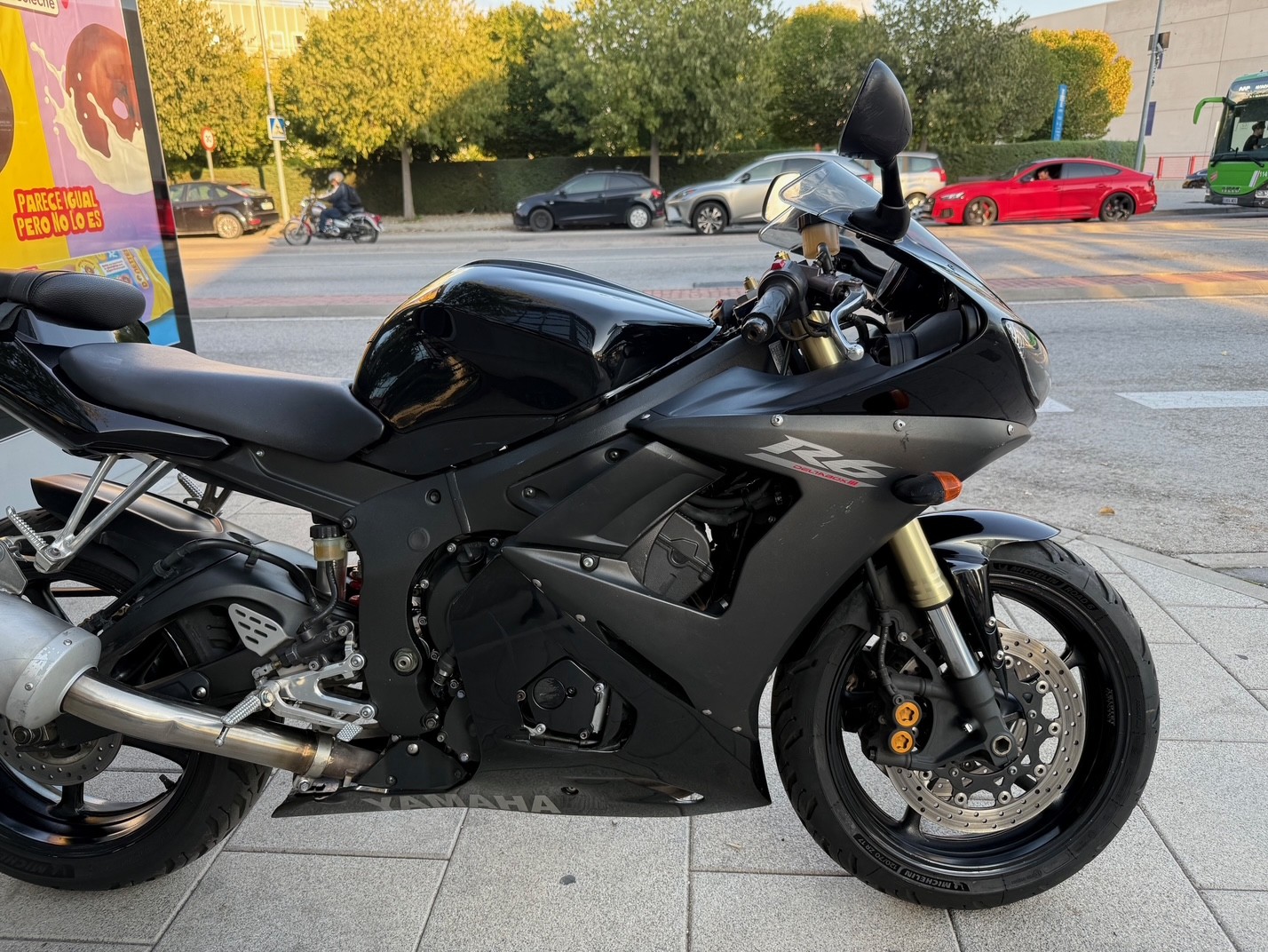 YAMAHA YZF R6 AÑO 2007 CON 48.700 KM.