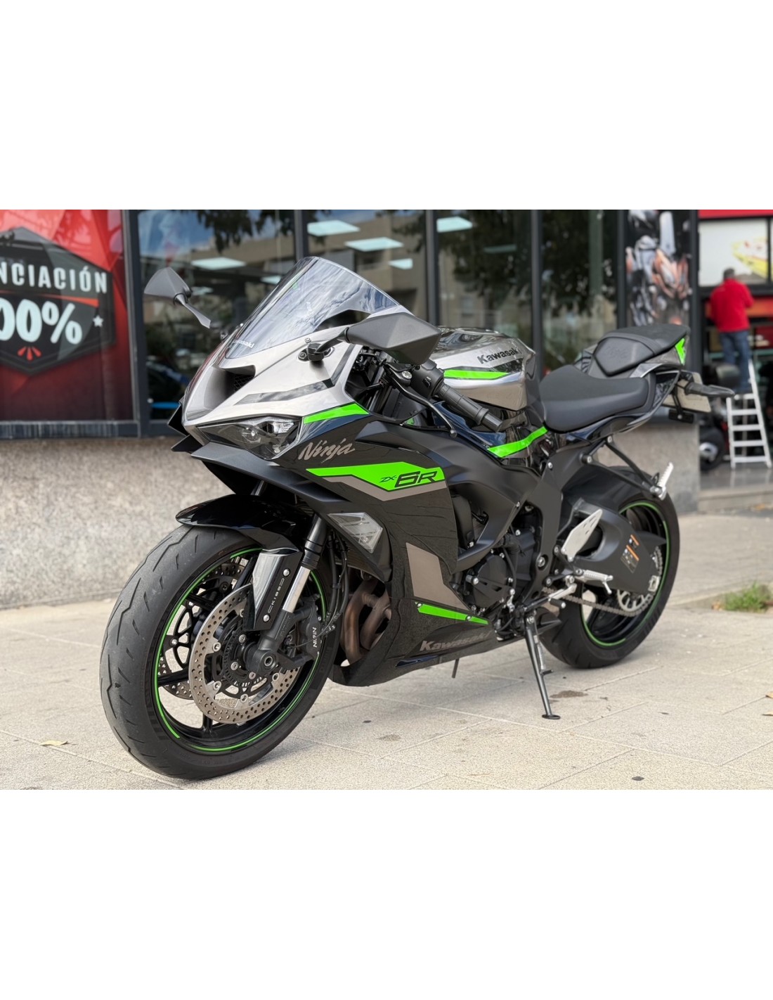 KAWASAKI NINJA ZX-6R AÑO 2024 CON 5.050 KM.