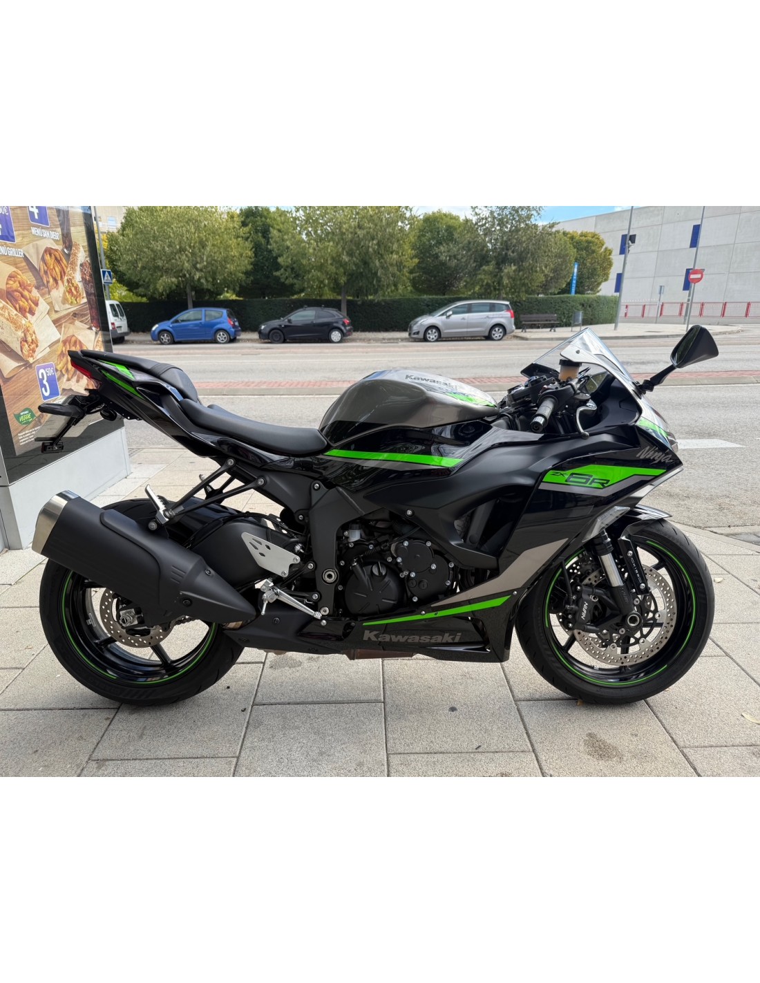 KAWASAKI NINJA ZX-6R AÑO 2024 CON 5.050 KM.