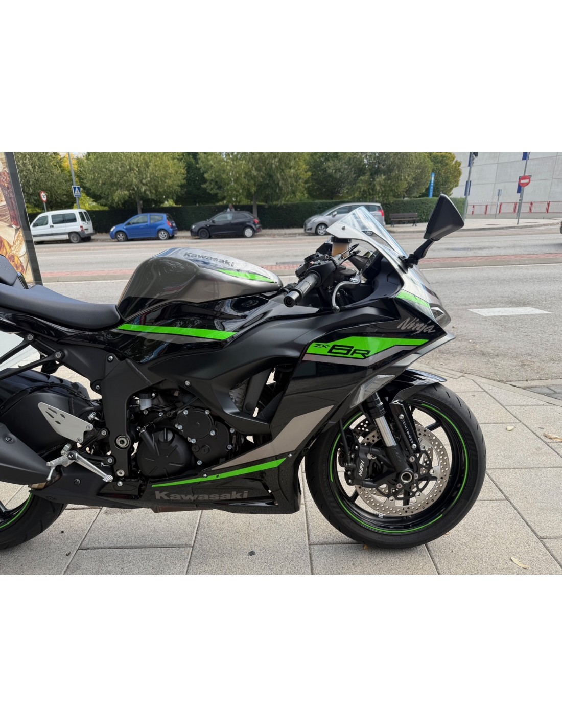 KAWASAKI NINJA ZX-6R AÑO 2024 CON 5.050 KM.