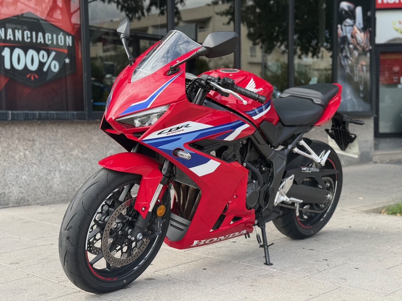 HONDA CBR 650 R AÑO 2024 CON 7.096 KM.