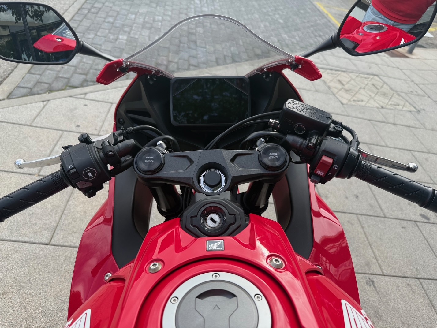 HONDA CBR 650 R AÑO 2024 CON 7.096 KM.