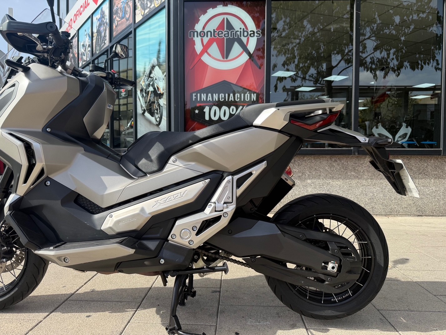 HONDA X-ADV 750 AÑO 2020 CON 16.655 KM.