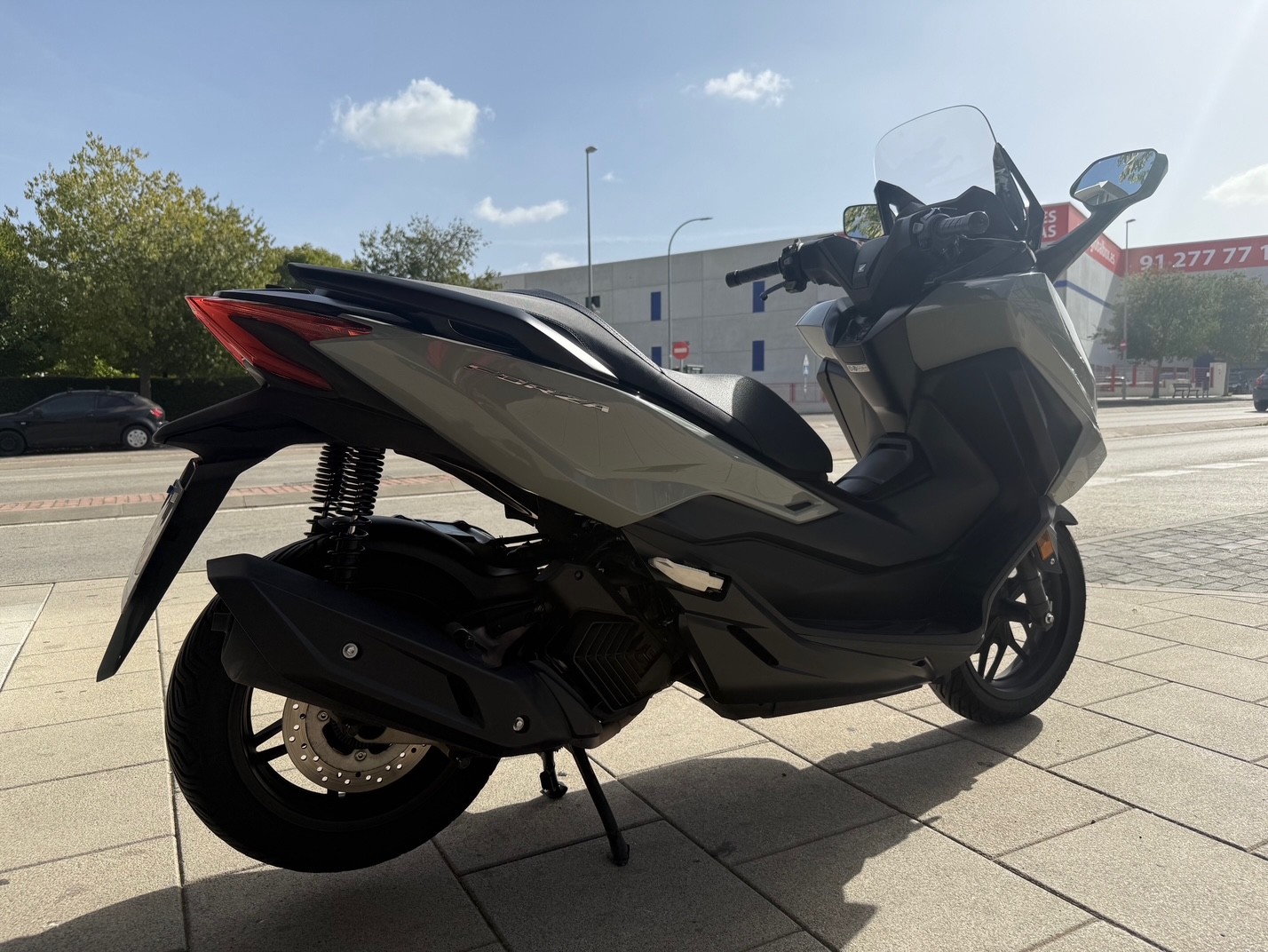 HONDA FORZA 125 AÑO 2023 CON 7.680 KM.