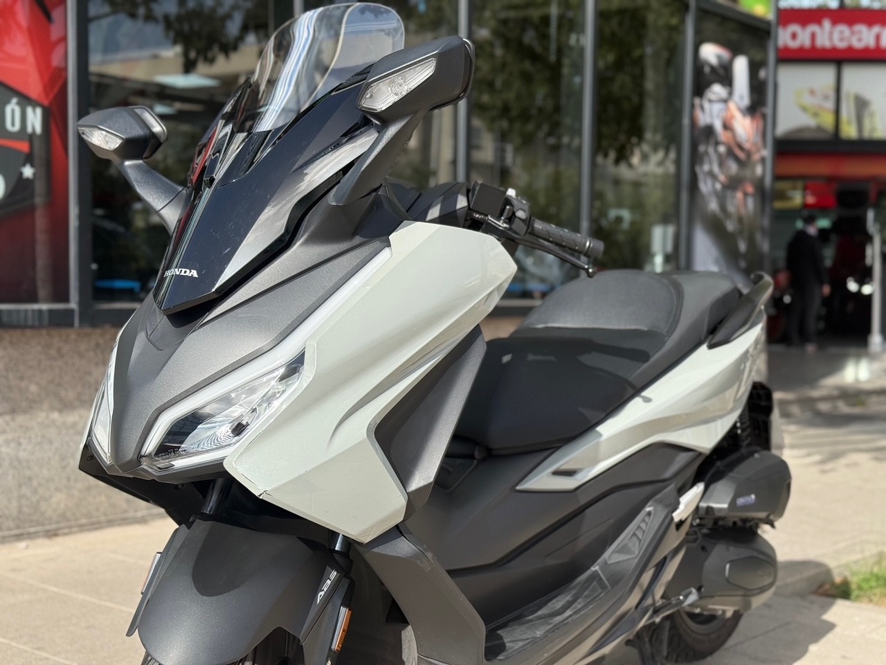 HONDA FORZA 125 AÑO 2023 CON 7.680 KM.