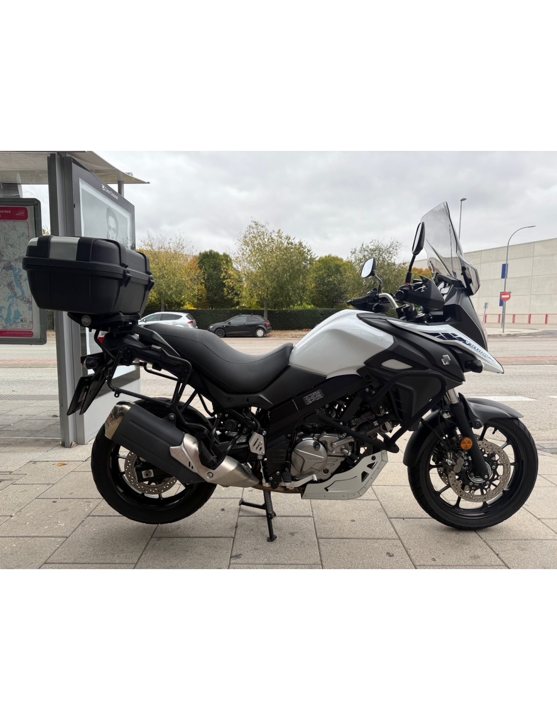 SUZUKI V-STROM 650 AÑO 2021 CON 13.356 KM.