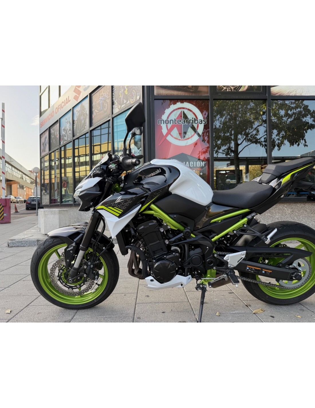 KAWASAKI Z 900 AÑO 2022 CON 2.328 KM.