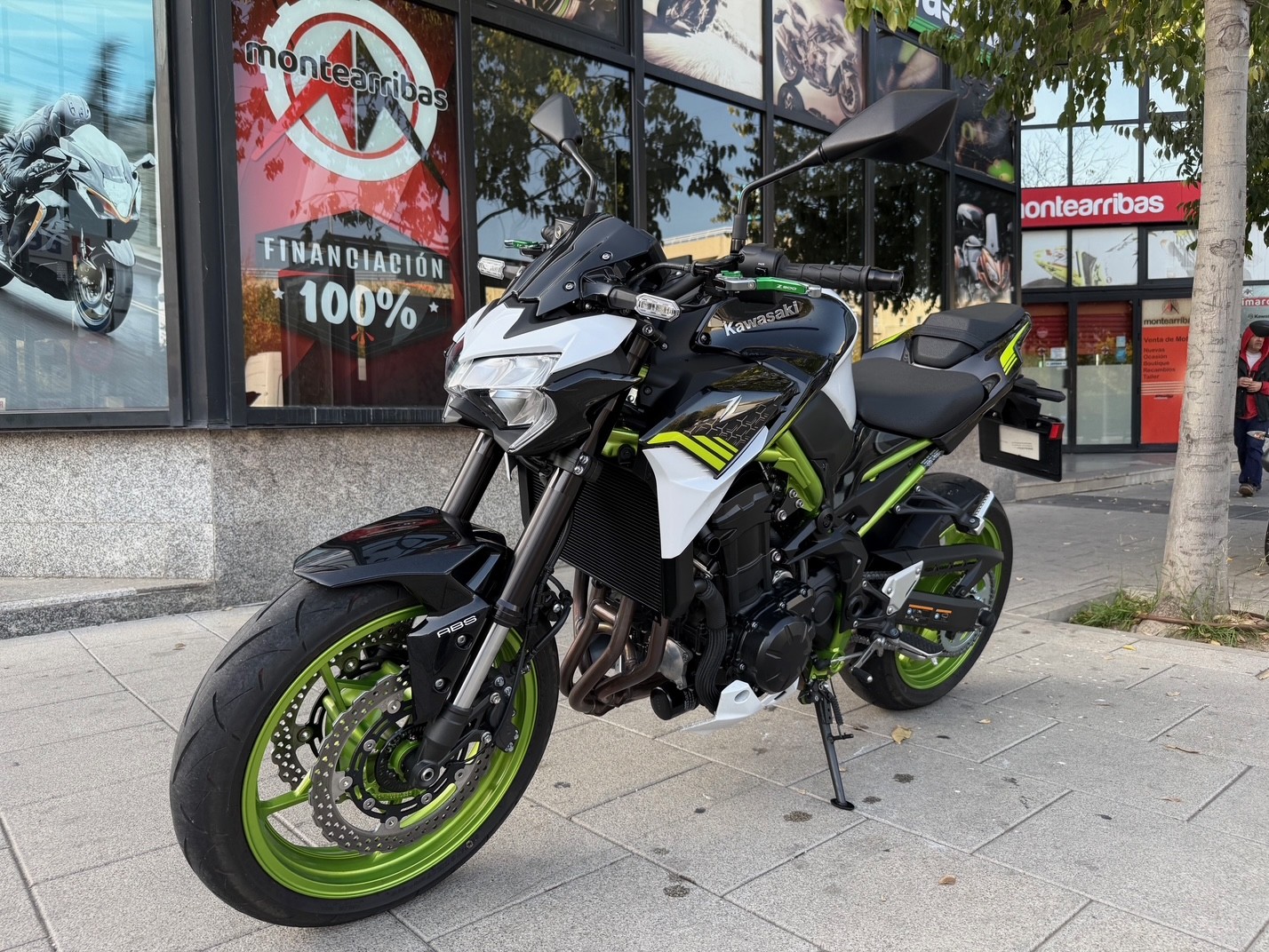 KAWASAKI Z 900 AÑO 2022 CON 2.328 KM.