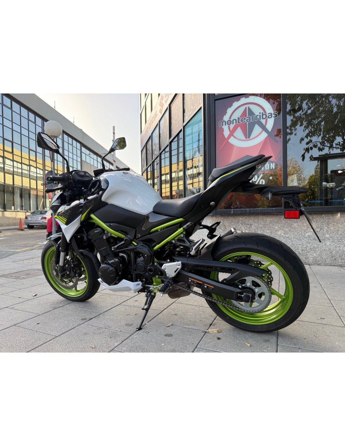 KAWASAKI Z 900 AÑO 2022 CON 2.328 KM.