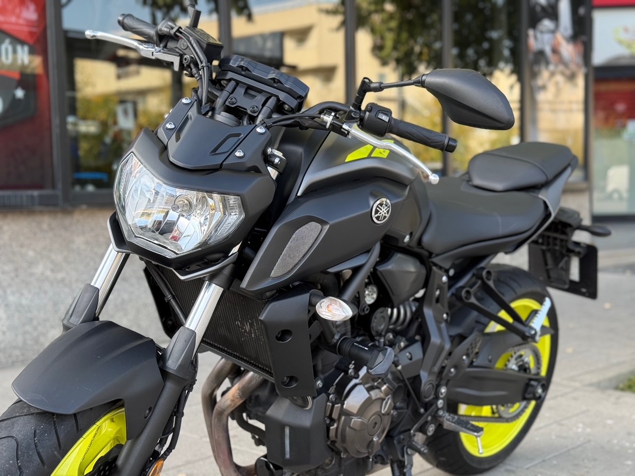 YAMAHA MT-07 ABS AÑO 2018 CON 17.596 KM.