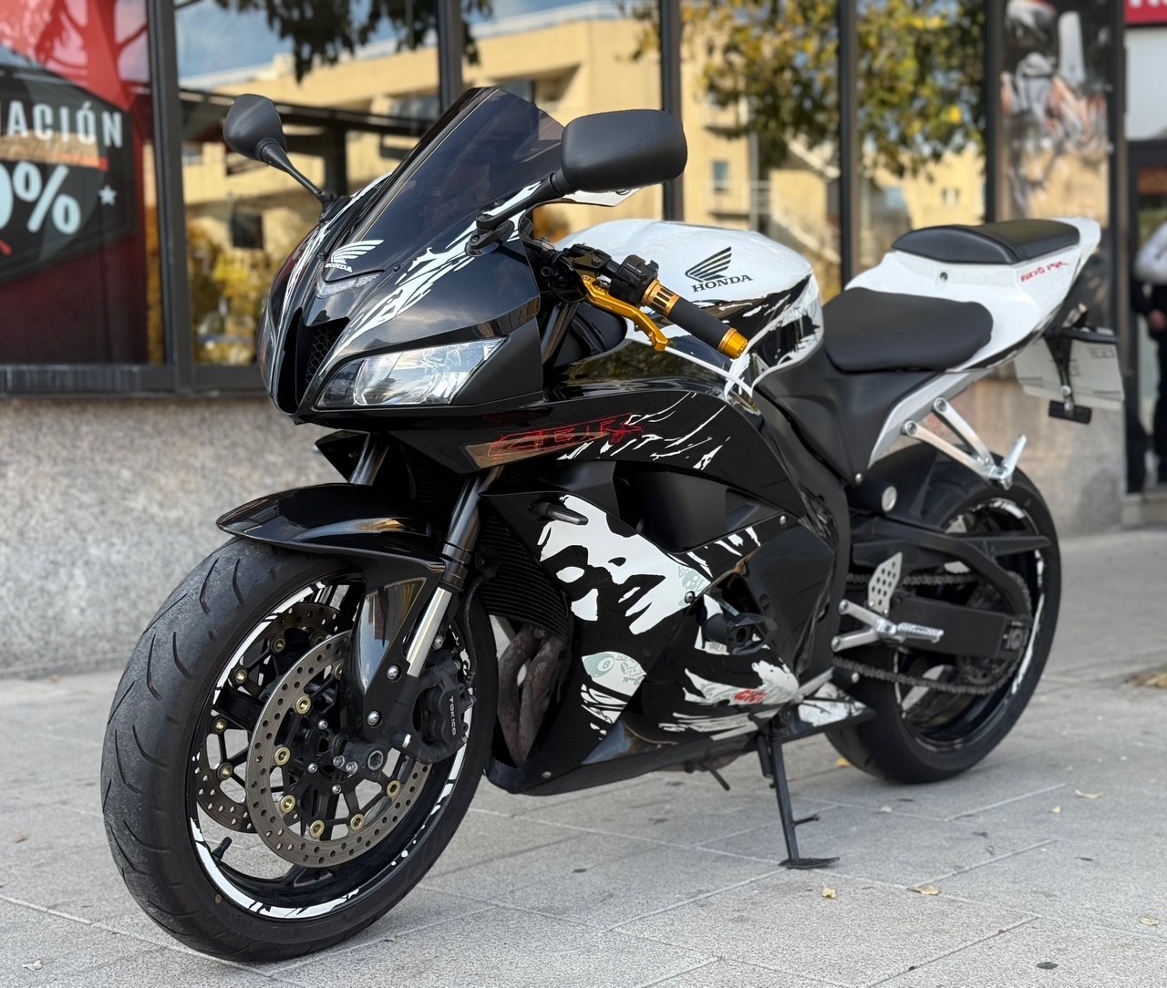 HONDA CBR 600 RR AÑO 2014 CON 38.263 KM.