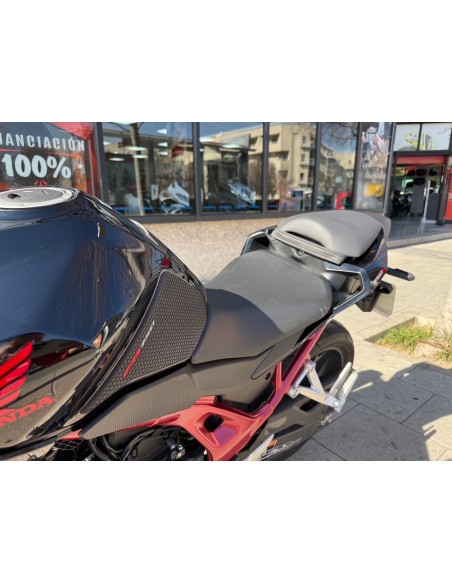 HONDA CB 750 HORNET AÑO 2023 CON 15.238 KM.