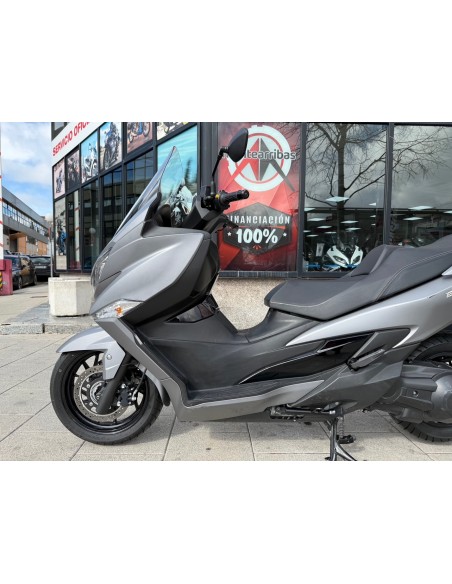 SUZUKI BURGMAN 400 AÑO 2019 CON 18.854 KM.