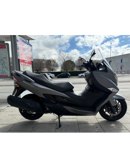 SUZUKI BURGMAN 400 AÑO 2019 CON 18.854 KM.