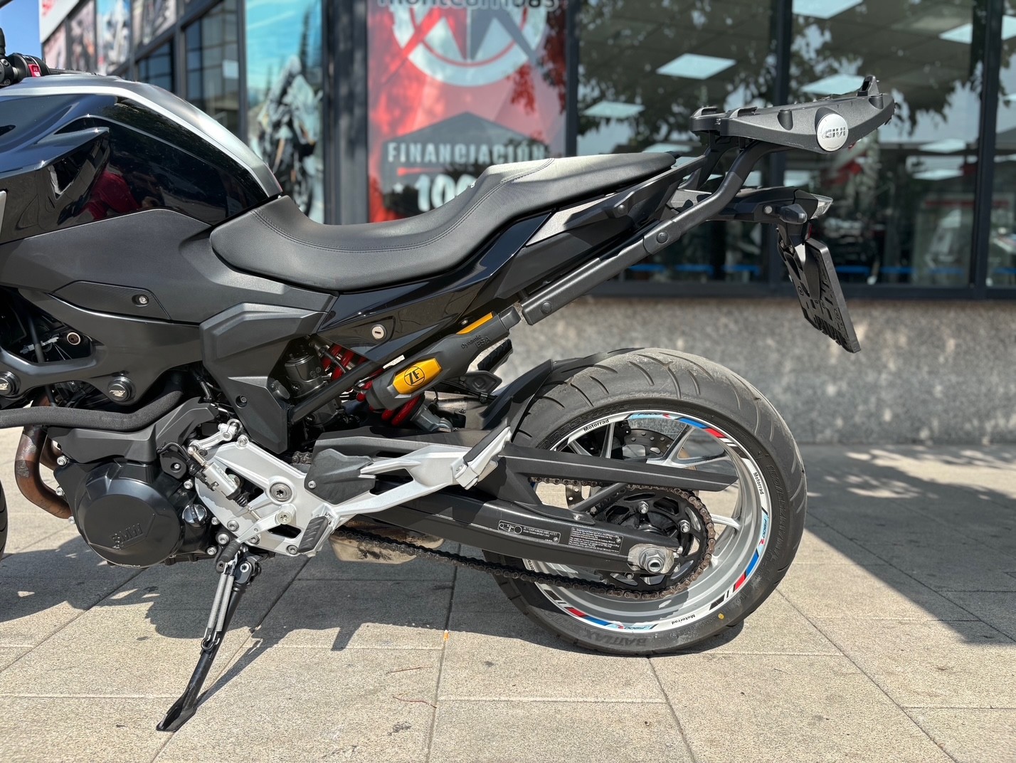 BMW F 900 R A2 AÑO 2020 CON 16.171 KM.