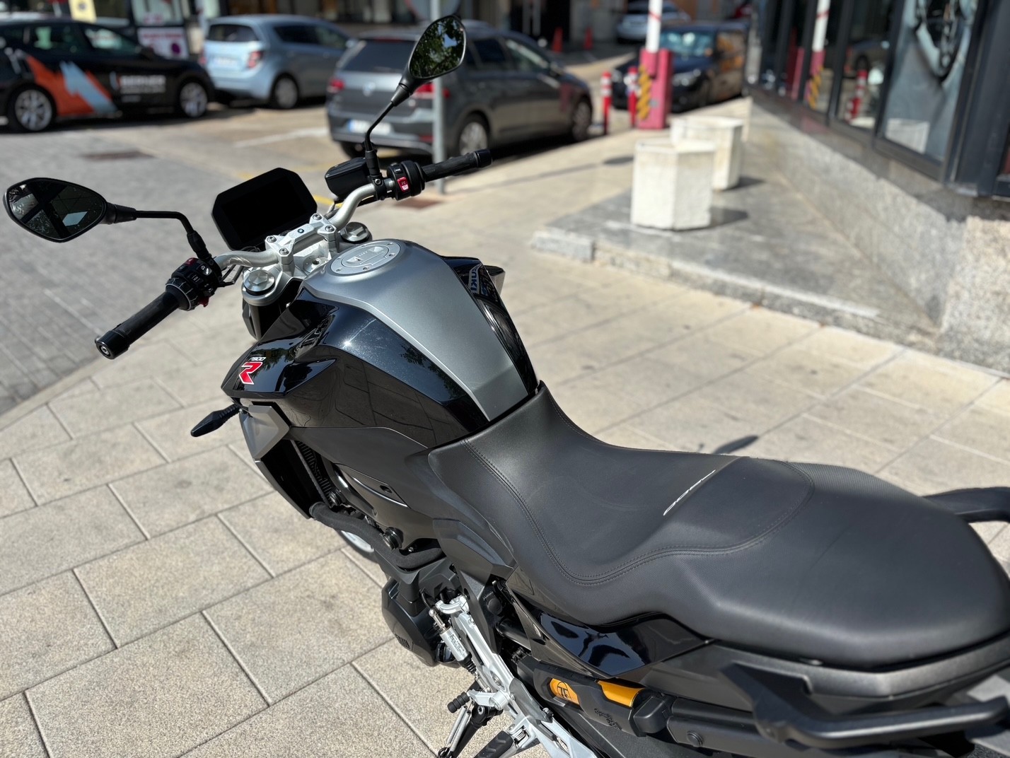 BMW F 900 R A2 AÑO 2020 CON 16.171 KM.