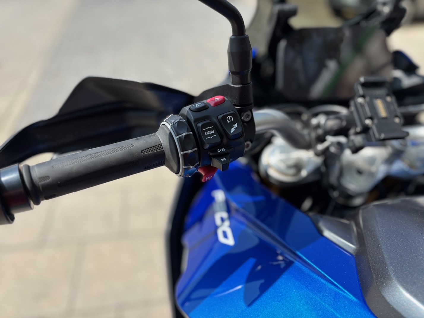 BMW F 900 XR AÑO 2023 CON 29.252 KM.