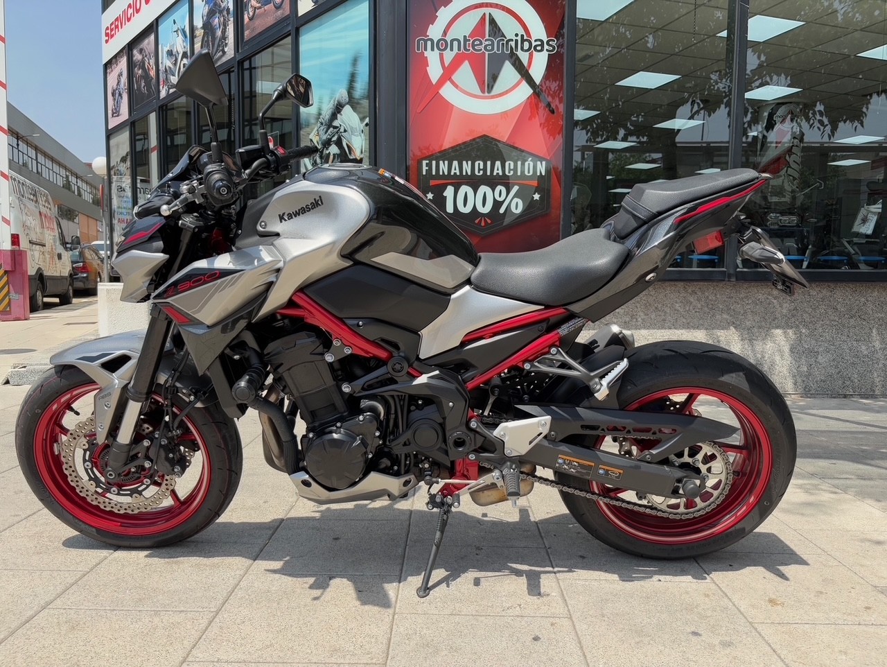 KAWASAKI Z 900 AÑO 2023 CON 1.395 KM.