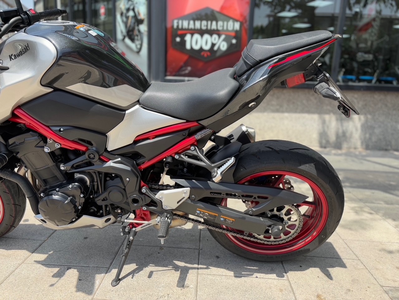 KAWASAKI Z 900 AÑO 2023 CON 1.395 KM.