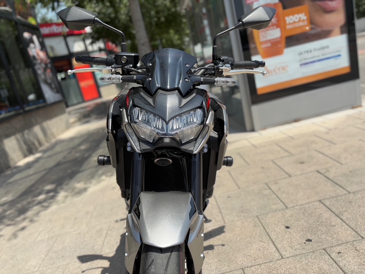 KAWASAKI Z 900 AÑO 2023 CON 1.395 KM.