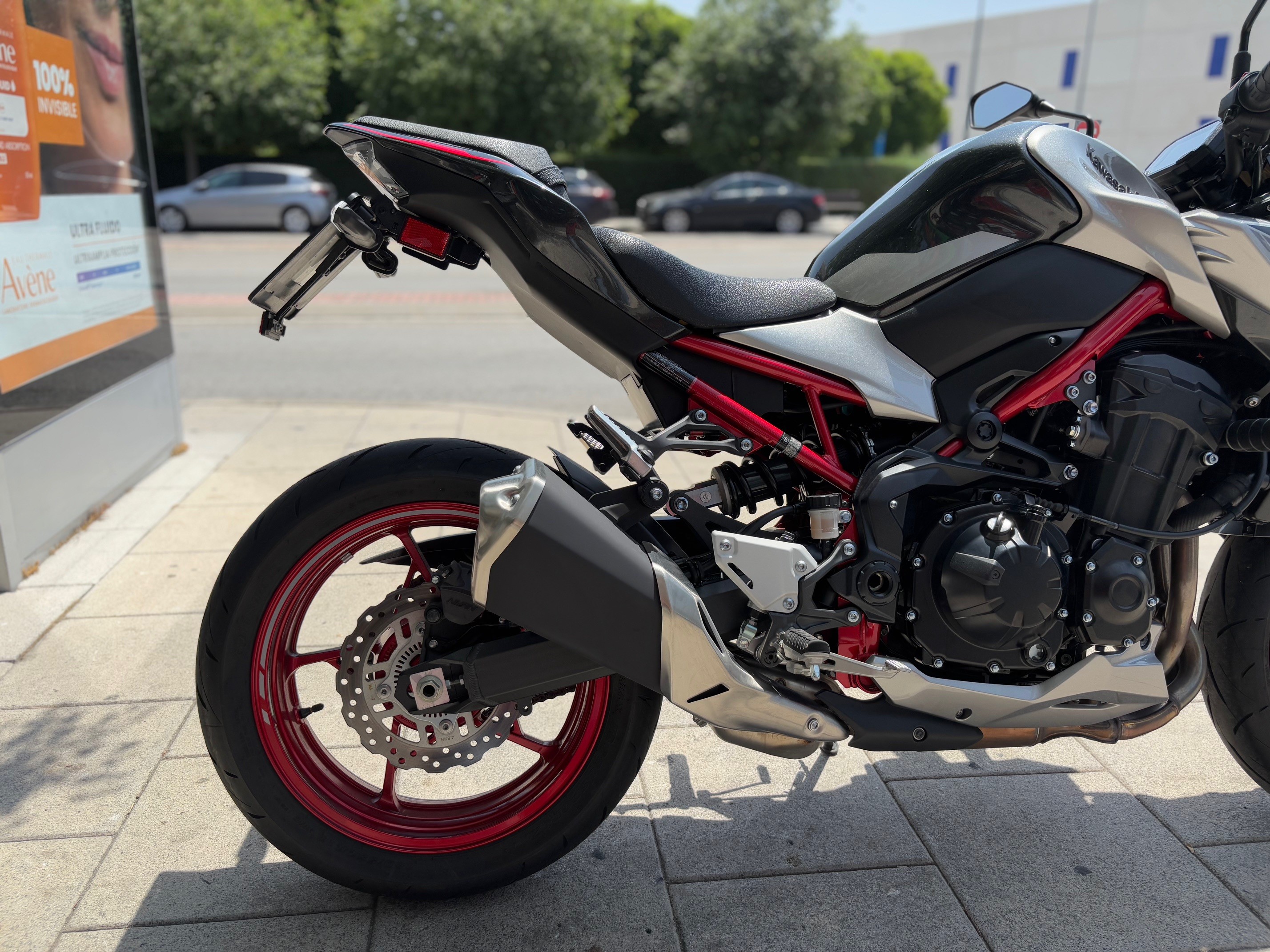 KAWASAKI Z 900 AÑO 2023 CON 1.395 KM.