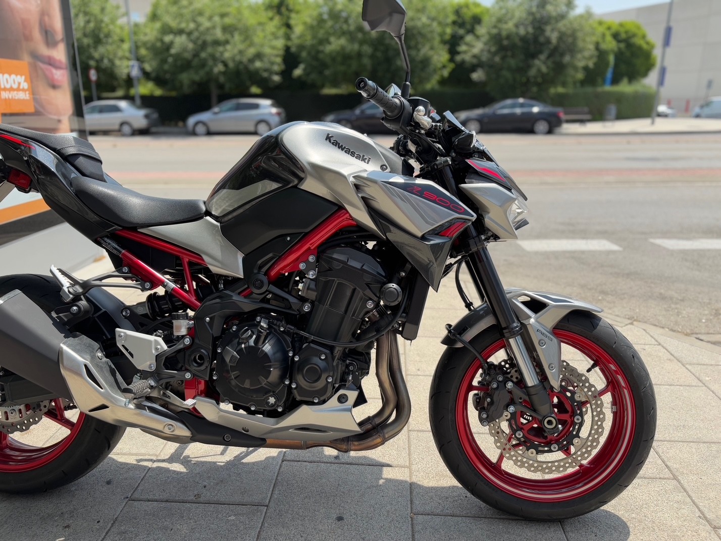 KAWASAKI Z 900 AÑO 2023 CON 1.395 KM.