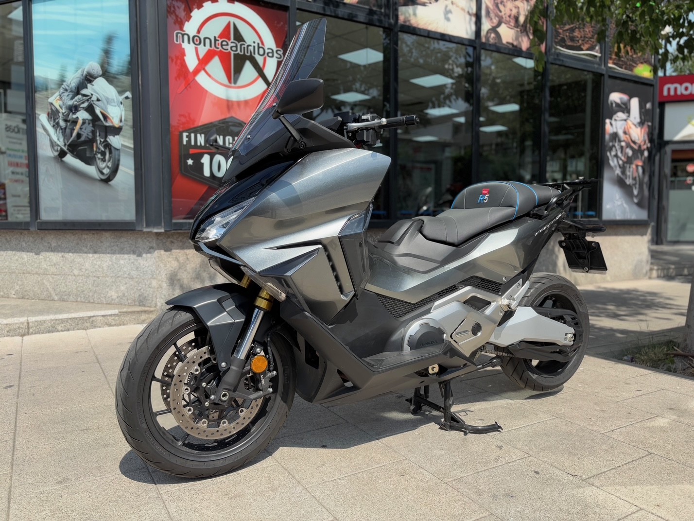 HONDA FORZA 750 AÑO 2023 CON 8.092 KM.