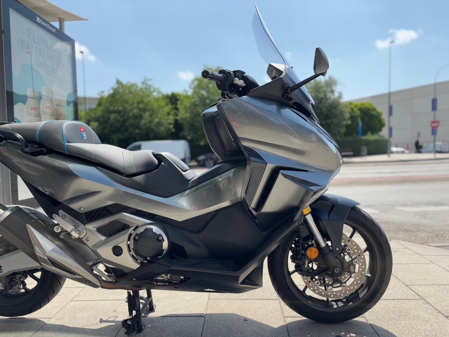 HONDA FORZA 750 AÑO 2023 CON 8.092 KM.