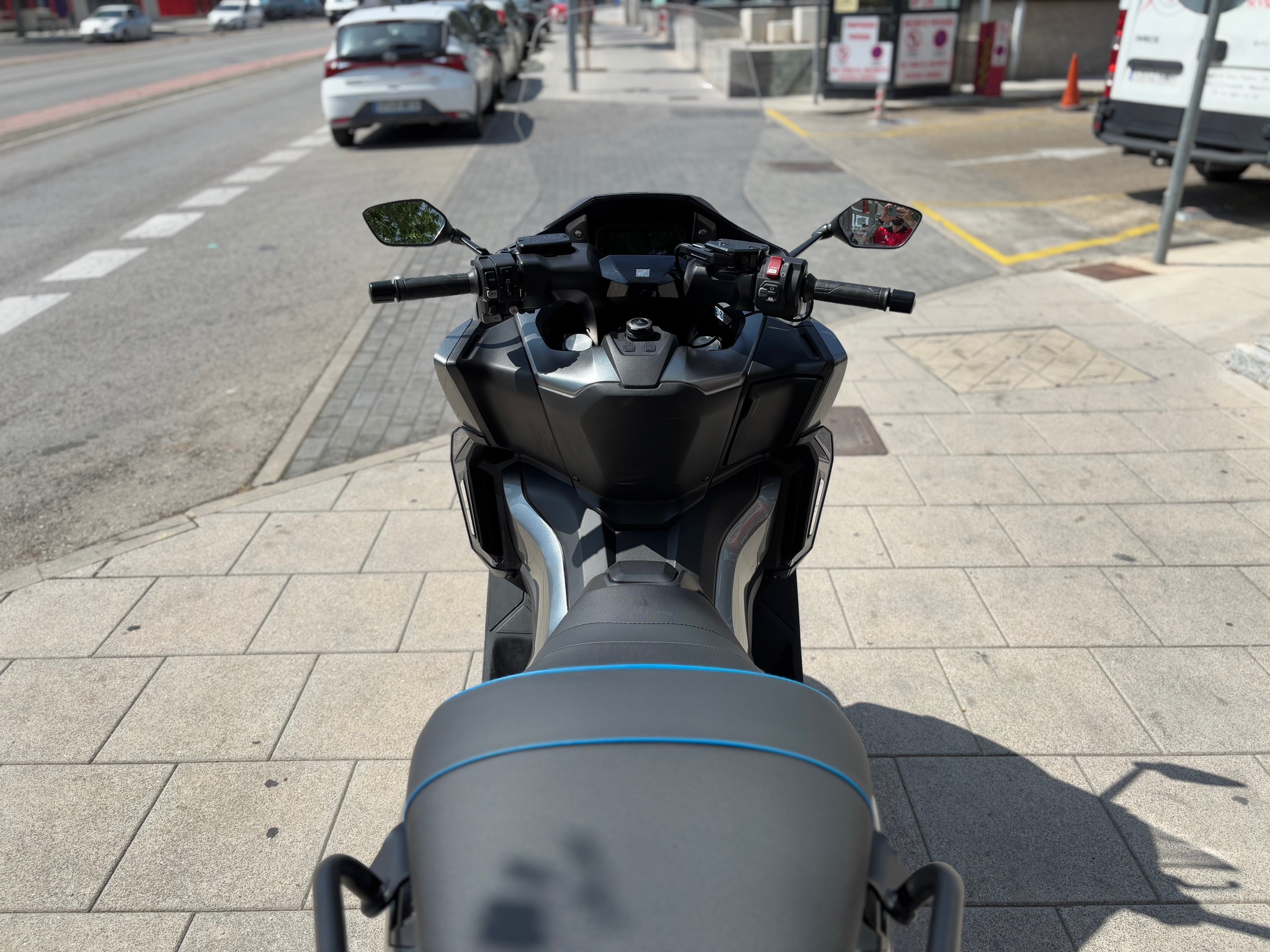 HONDA FORZA 750 AÑO 2023 CON 8.092 KM.