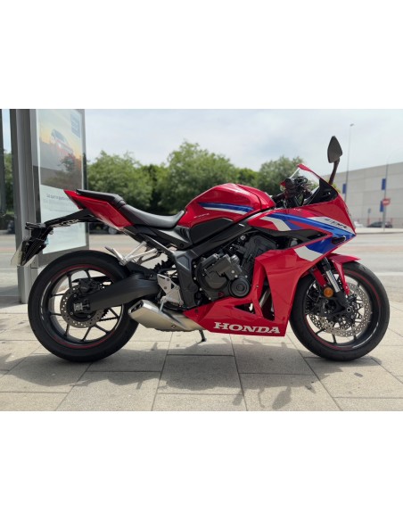HONDA CBR 650 R E-CLUTCH AÑO 2024 CON 2.799 KM.