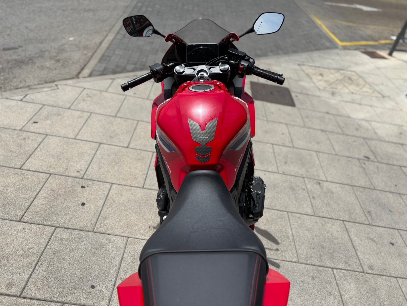 HONDA CBR 650 R E-CLUTCH AÑO 2024 CON...