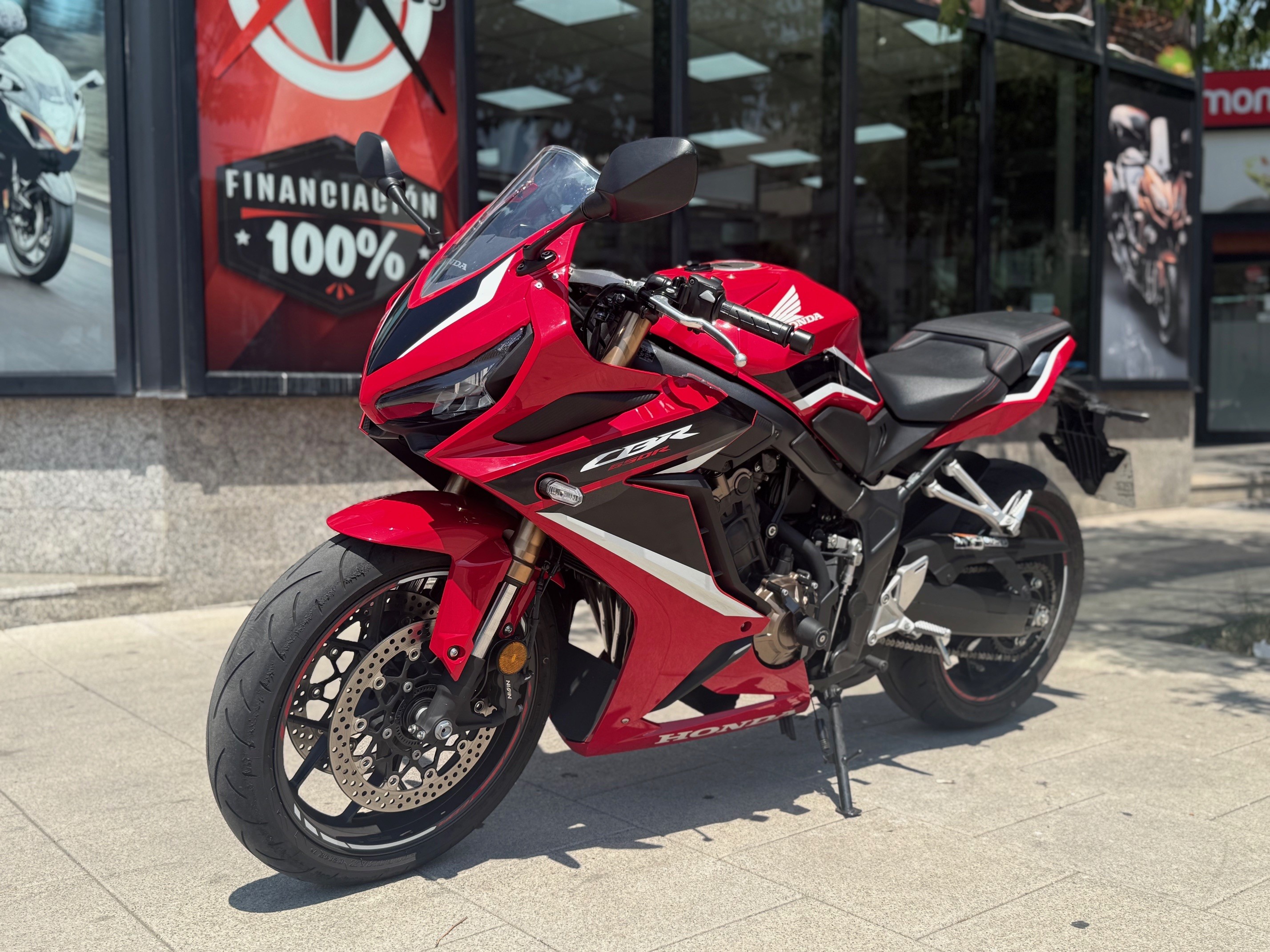 HONDA CBR 650 R AÑO 2021 CON 6.867 KM