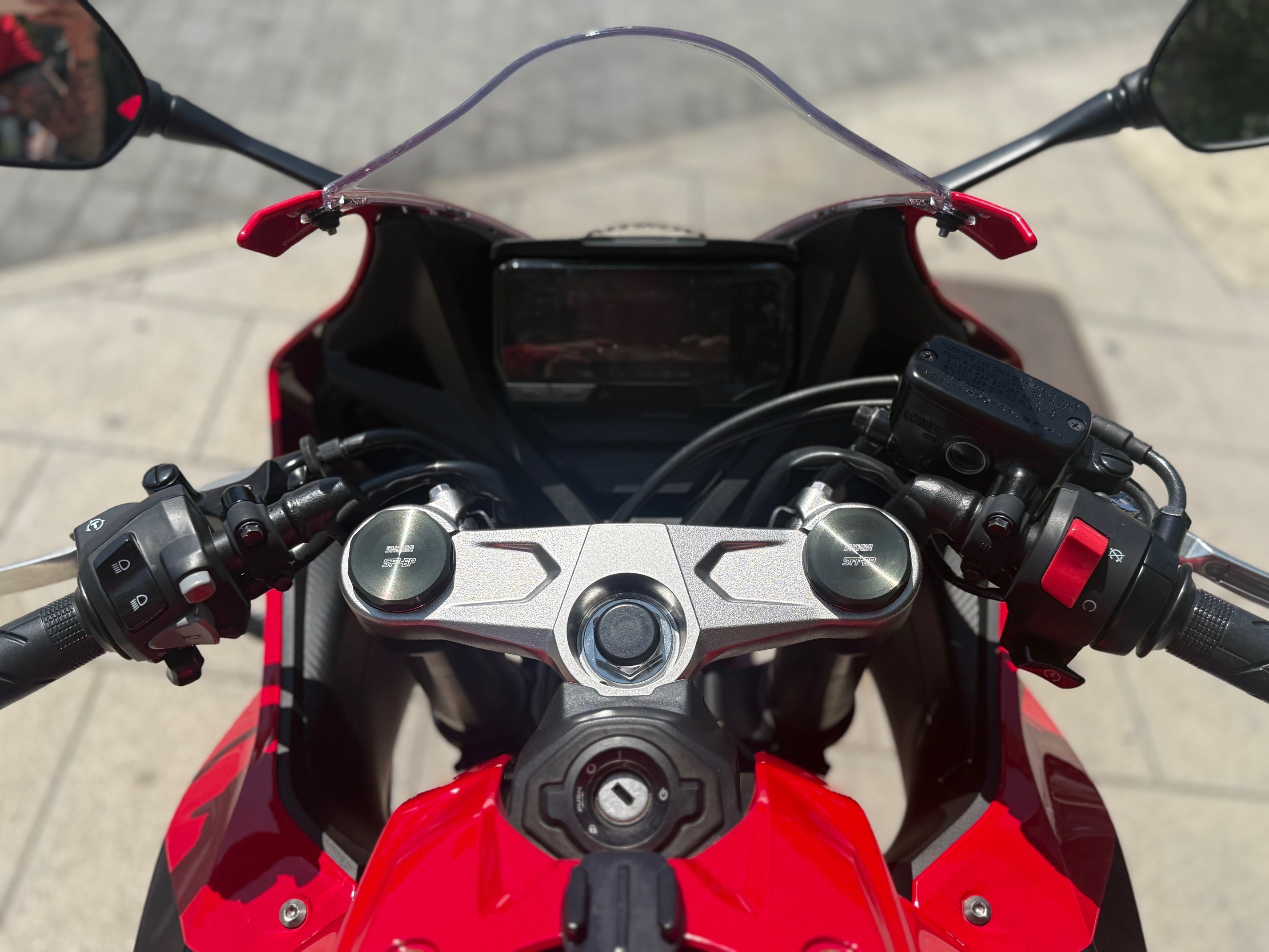 HONDA CBR 650 R AÑO 2021 CON 6.867 KM
