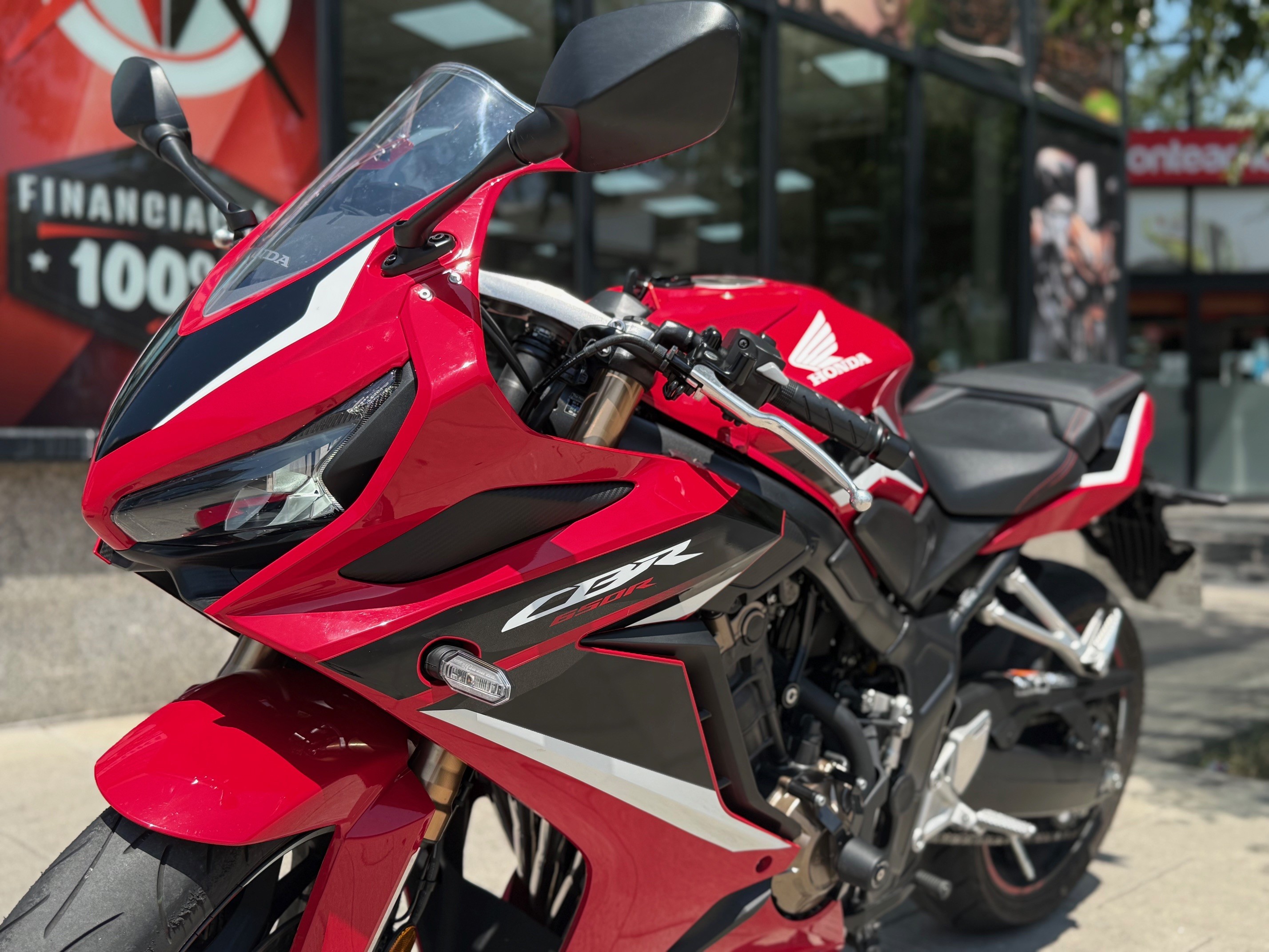 HONDA CBR 650 R AÑO 2021 CON 6.867 KM