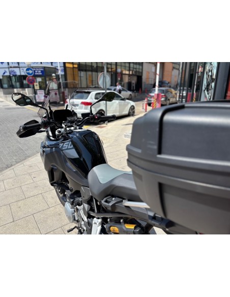 BMW F 750 GS TRIPLE BLACK AÑO 2023 CON 3.028 KM.