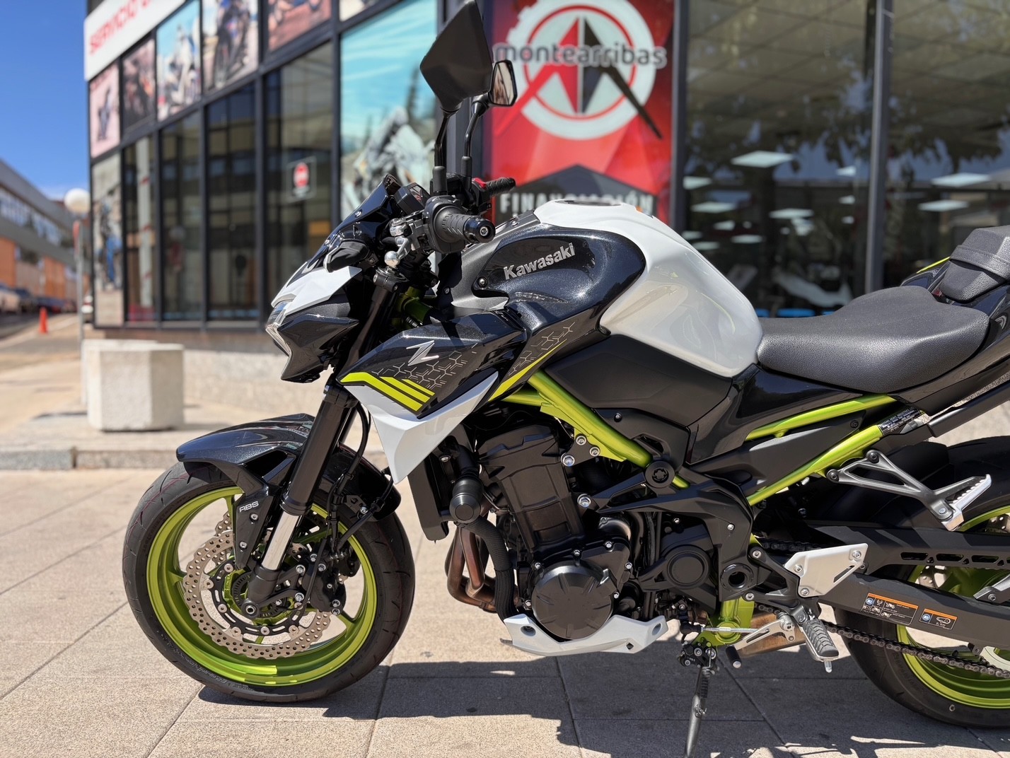 KAWASAKI Z 900 AÑO 2021 CON 7.660 KM.