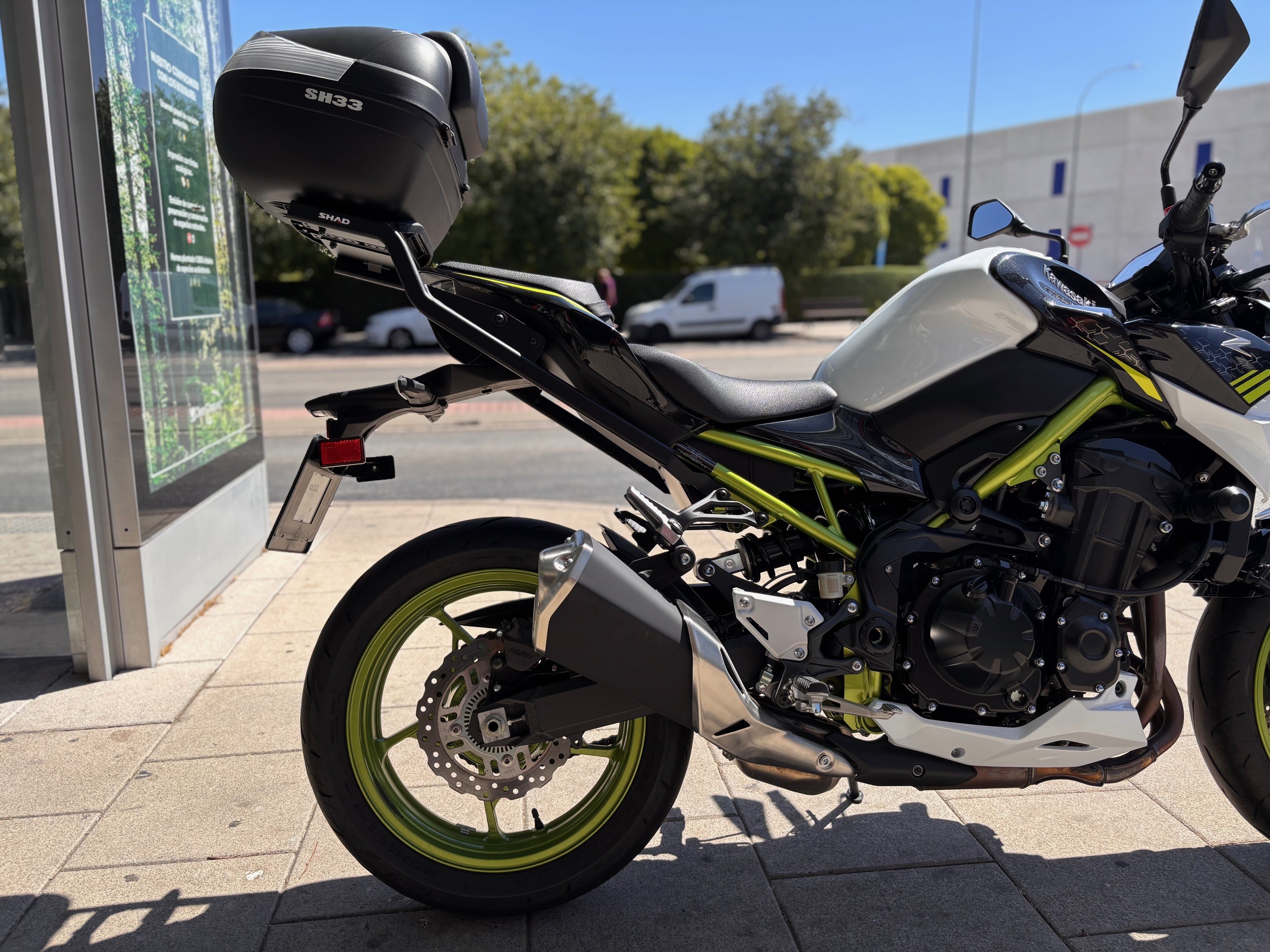 KAWASAKI Z 900 AÑO 2021 CON 7.660 KM.