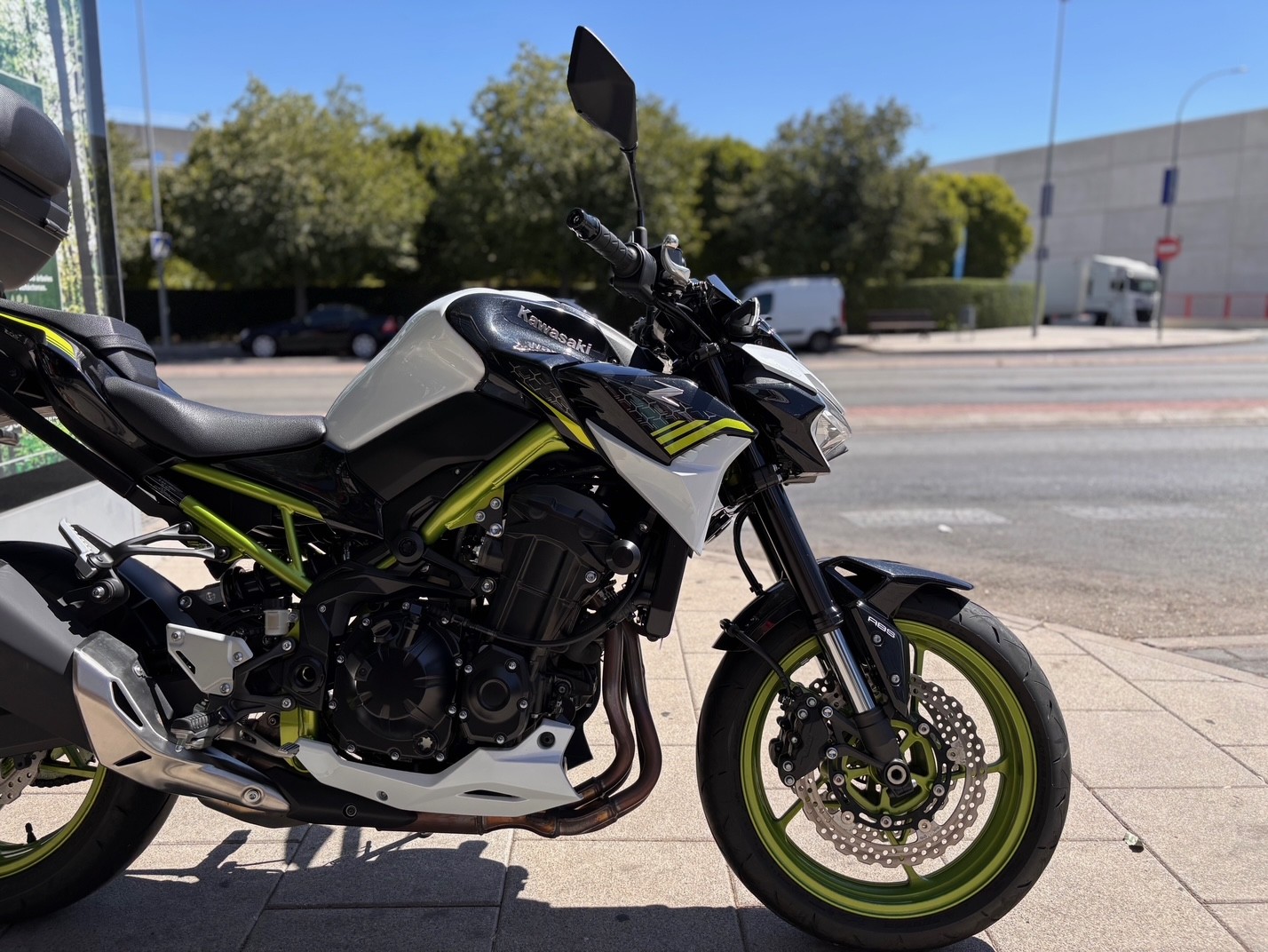KAWASAKI Z 900 AÑO 2021 CON 7.660 KM.