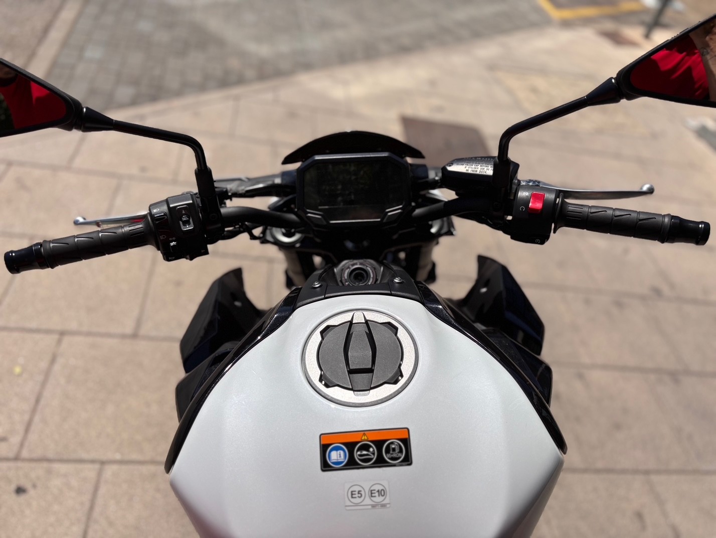 KAWASAKI Z 900 AÑO 2021 CON 7.660 KM.