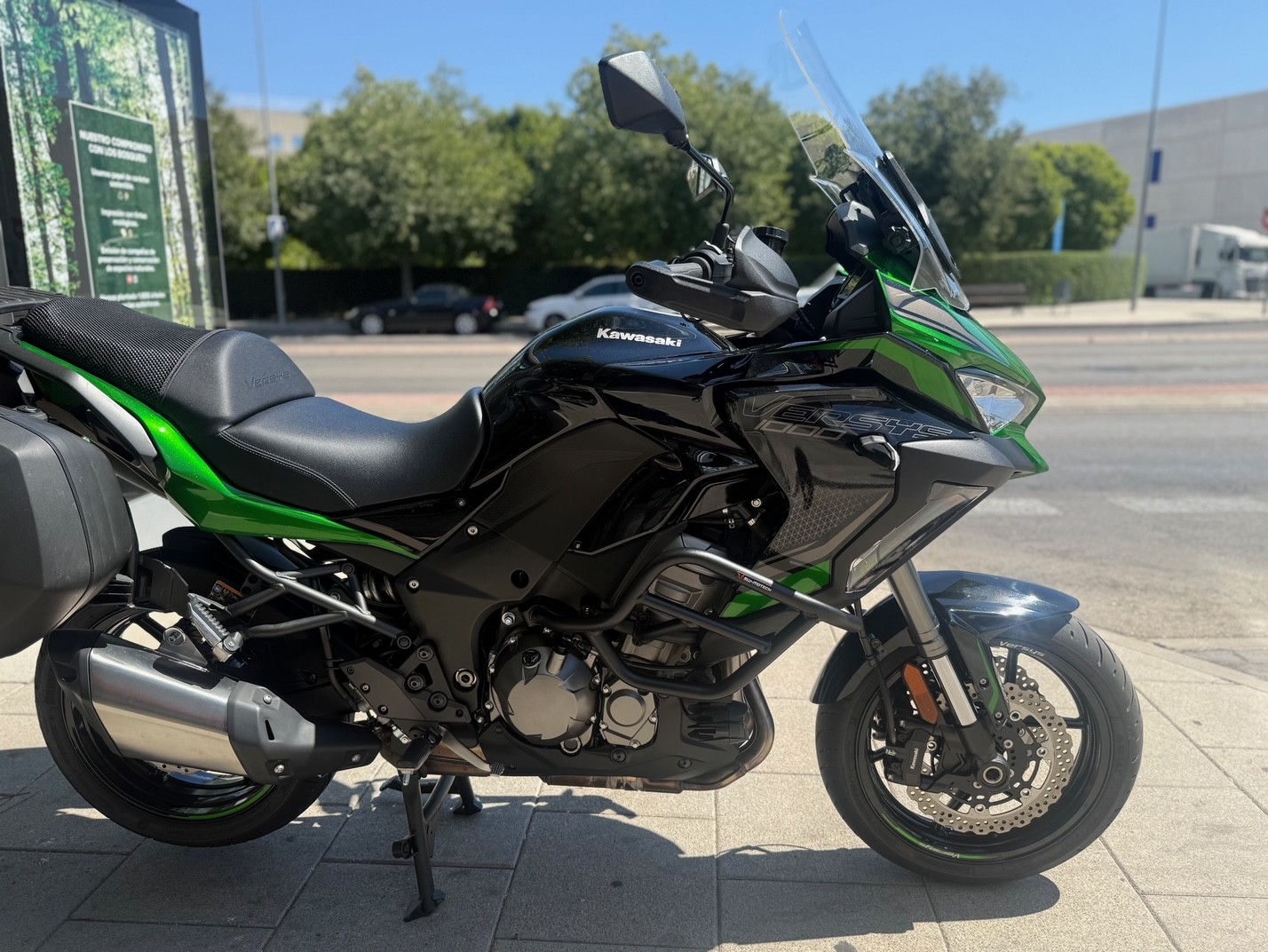KAWASAKI VERSYS 1000 SE AÑO 2023 CON...